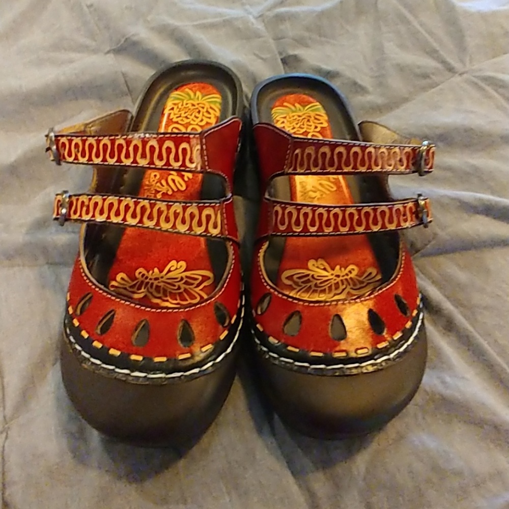 Corkys Shoes - Size 6 - red and black